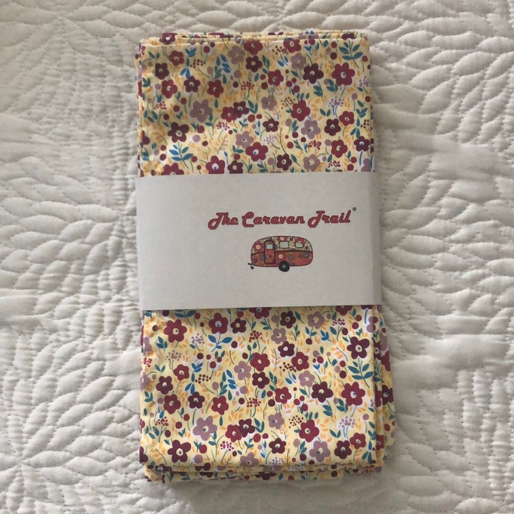 Set of 4 Napkins - The Caravan Trail BRAND NEW